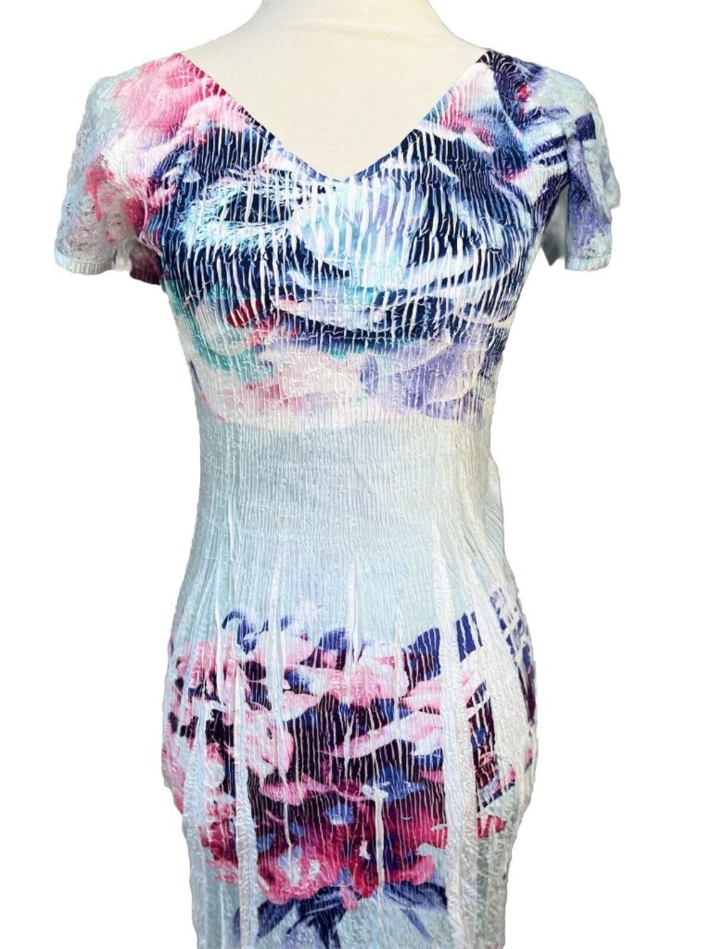 Komarov Floral Crinkle Midi Dress Size S Lace Detail V Neck Stretch NWOT